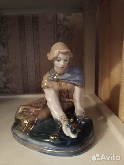 Фигурки фарфор 