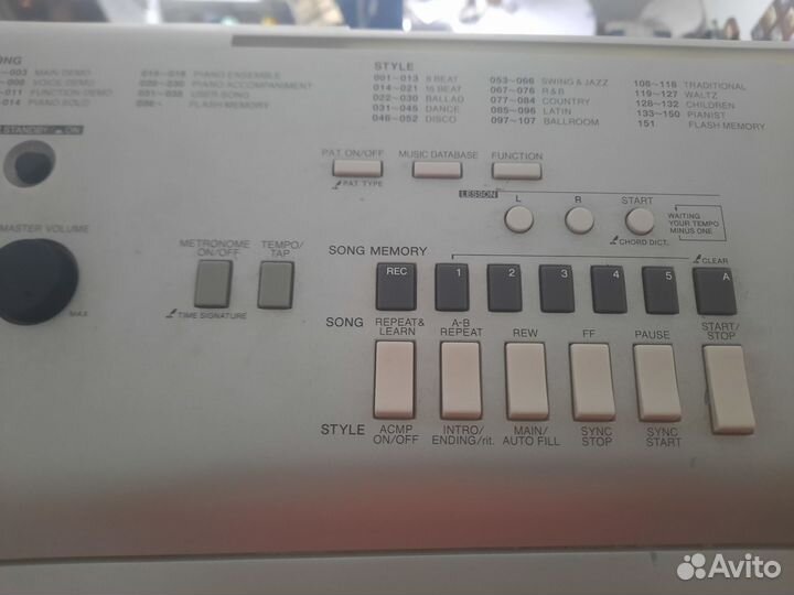 Синтезатор yamaha Portable Grand DGX 220