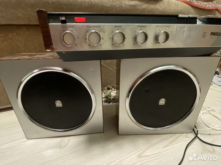 Касетный магнитофон philips