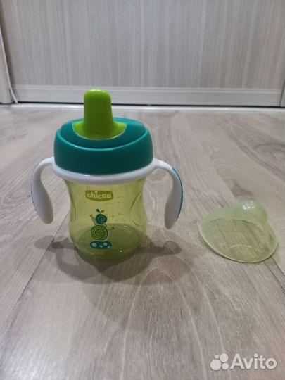 Поильники, ниблеры, нагрудник для кормления