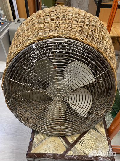 Вентилятор напольный в оплетке