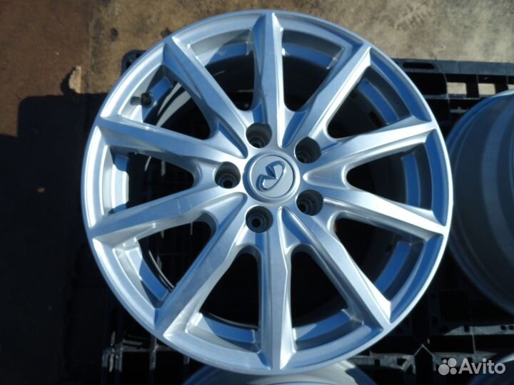 Nissan оригинальные диски R17 5*114,3 7j вылет 45