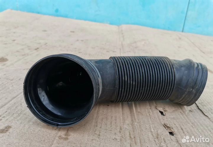 Патрубок воздушного фильтра Volkswagen Tiguan