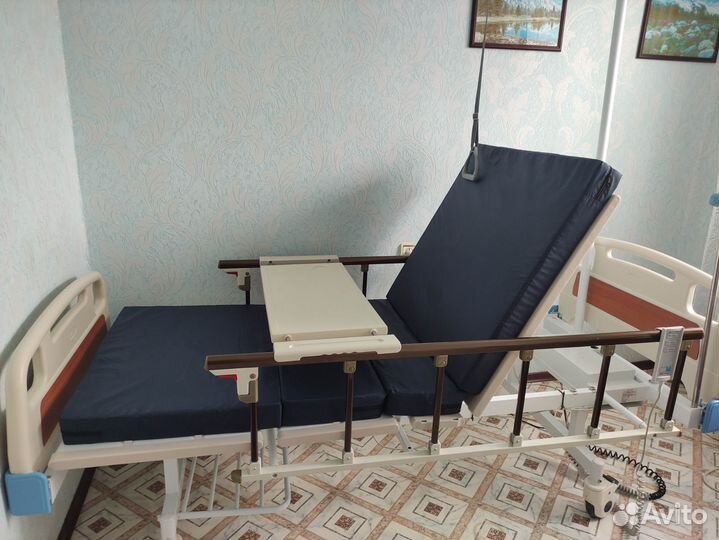 Кровать для лежачих больных с матрасом