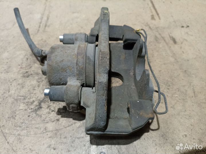 Суппорт тормозной передний правый Ford Focus II ре