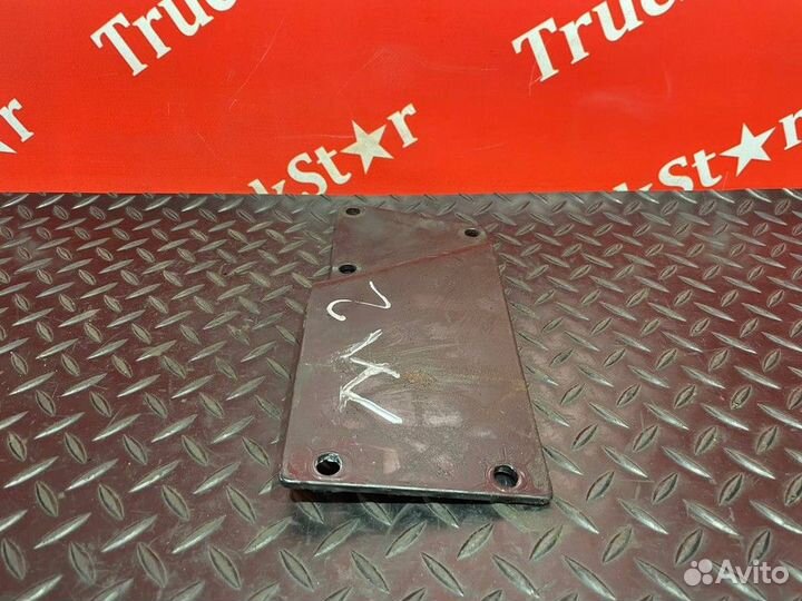 Кронштейн фильтра грубой очистки топлива