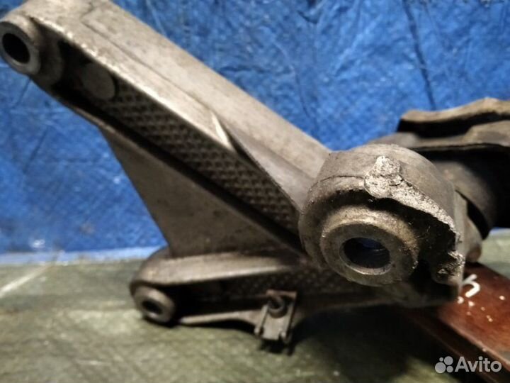 Крепление кпп левое Nissan Almera G15 K4M