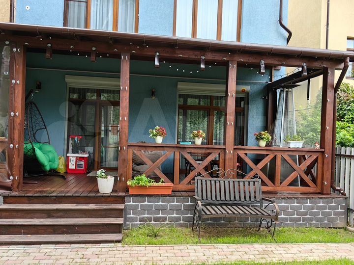 Таунхаус 210 м² на участке 2 сот.