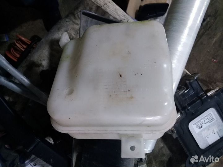 Расширительный бачок Kia Sportage 3 Ix35 10-15