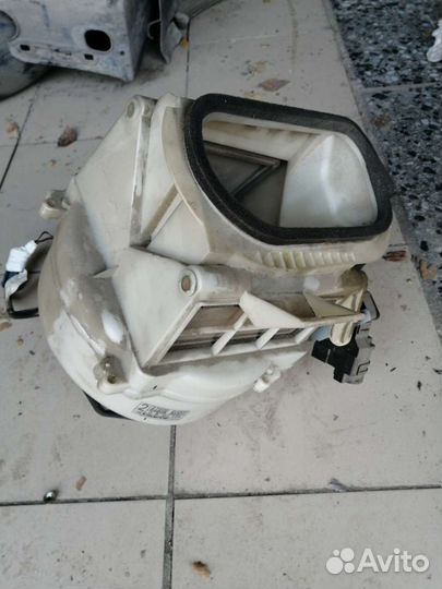 Моторчик печки Nissan blueberd u14