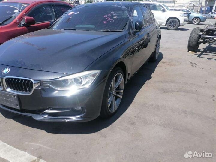 BMW 320i F30