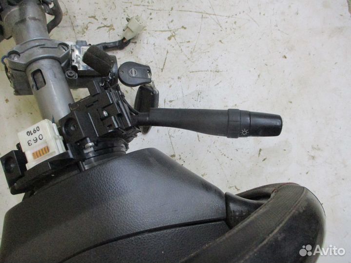 Переключатель подрулевой Ниссан NP300 (2010)