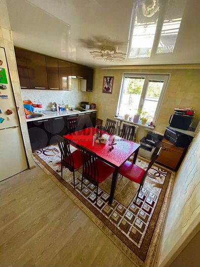 4-к. квартира, 60 м², 1/1 эт.
