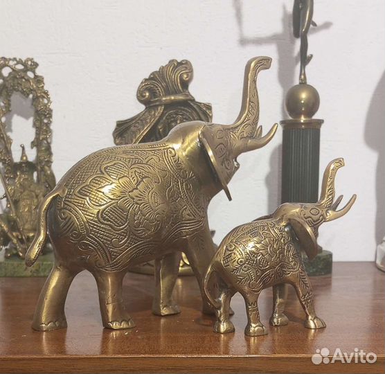 Слоны бронза