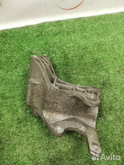 Кронштейн двигателя Dodge Journey 2.4 ED3 2010