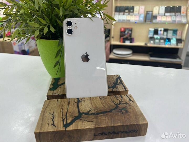 iPhone 11, 64 ГБ