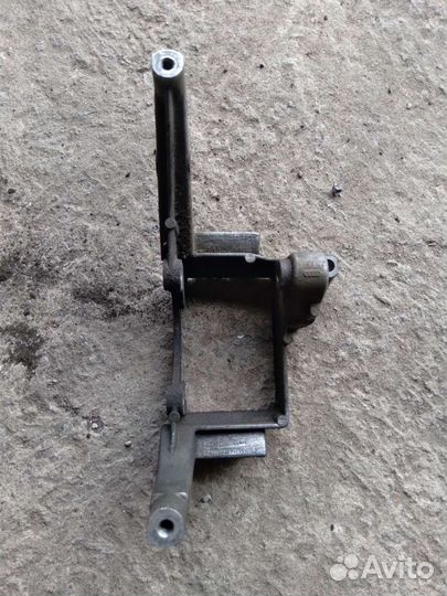 Кронштейн гур Audi A6 C5 2.4