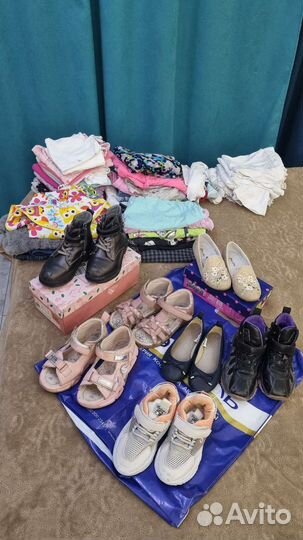 Много вещей и обуви пакетом для девочки 122-128см