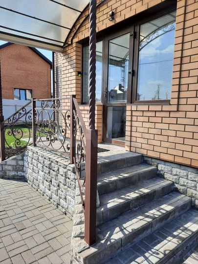 Дом 219 м² на участке 8 сот.