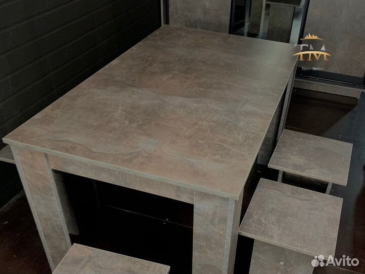 Кухонный стол