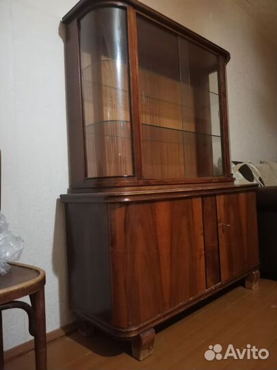 Старинный буфет горка