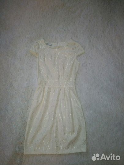 Платье белое кремовое