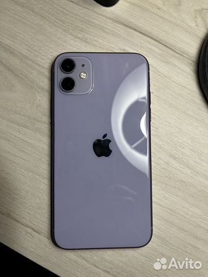 Телефон iPhone 11