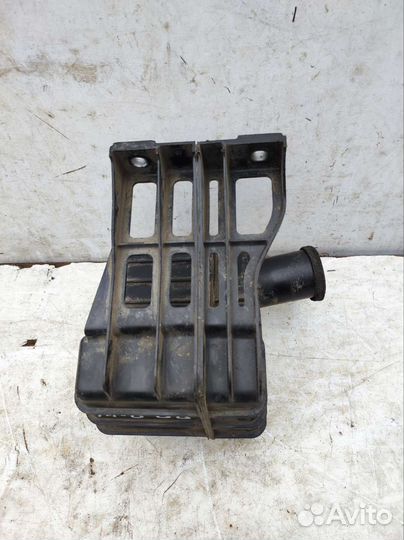 Резонатор воздушного фильтра Mazda 6 GG