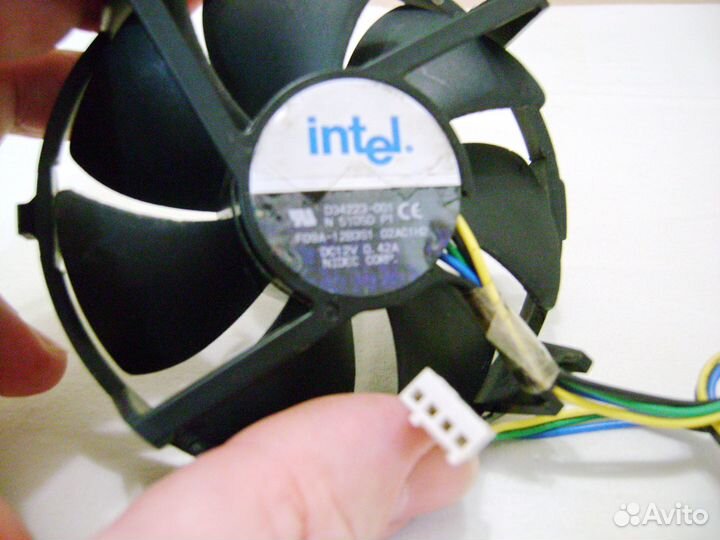 Кулер Б/уintel (755), контакт 4pin и90мм