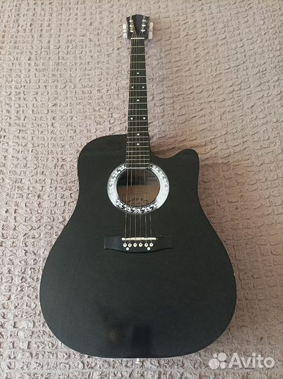 Акустическая гитара