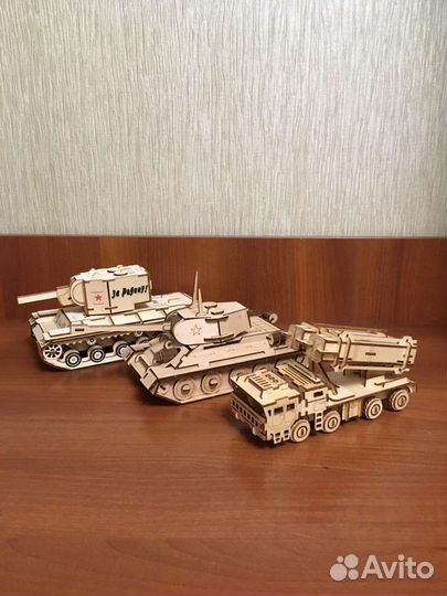 Модель Танк деревянный