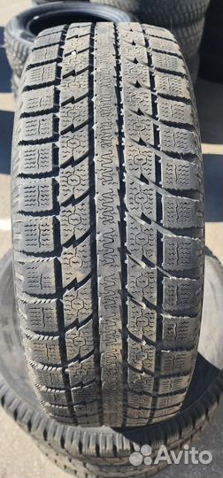 Toyo Observe GSi-5 215/70 R16 100Q
