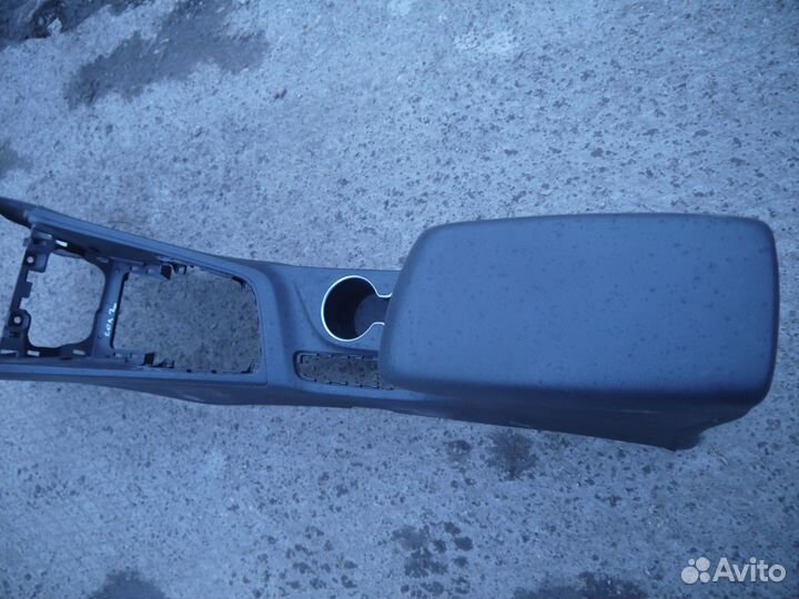 Подлокотник рио3