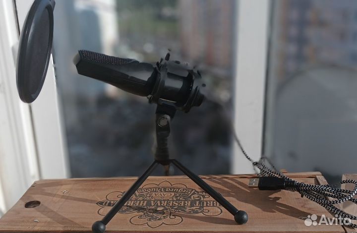 Микрофон Trust GXT 232 Mantis