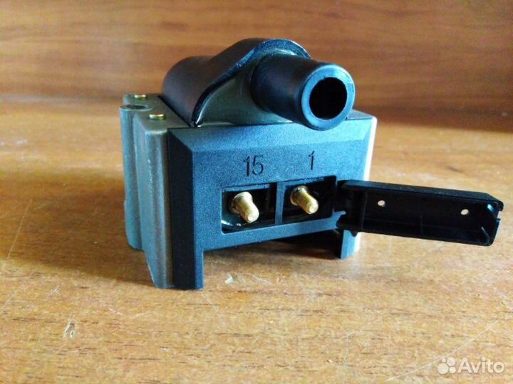 Катушка зажигания Volkswagen Golf