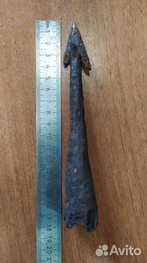 Наконечник копья 8-12 век. С шипами