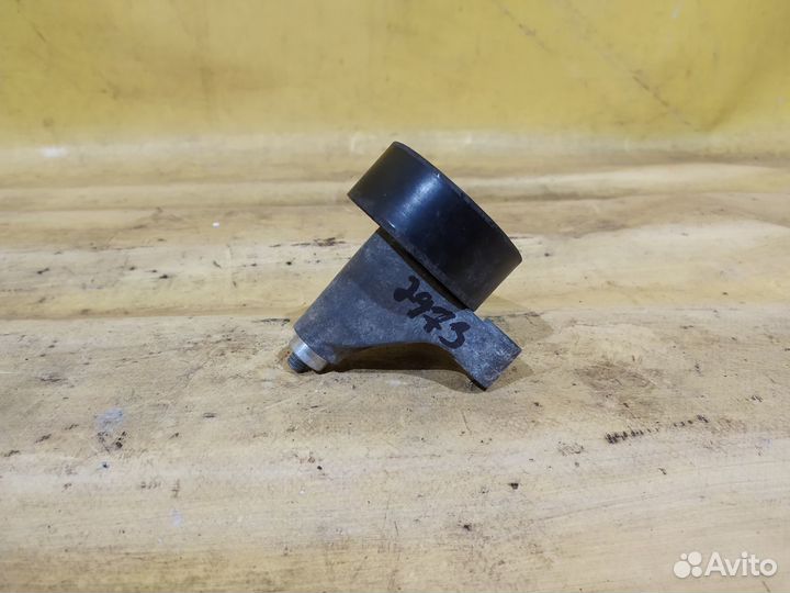 Кронштейн ролика 3.0 TDI cjga Audi Q7 4L