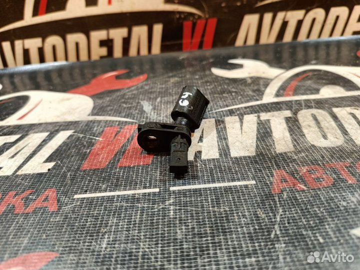 Датчик ABS передний правый Skoda Rapid
