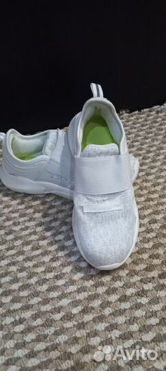 Кроссовки детские