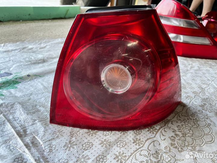 Фонарь задний правый Volksvagen Golf 5