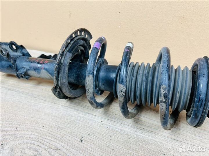 Амортизатор передний левый Hyundai Solaris 1