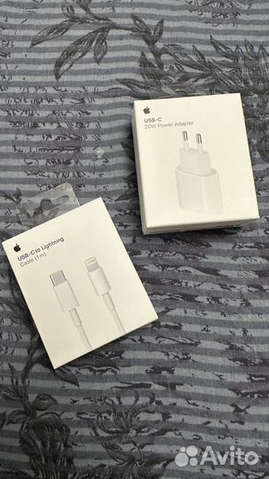 Новая оригинальная быстрая зарядка на iPhone