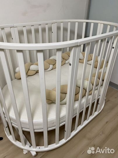 Кроватка круглая с маятником