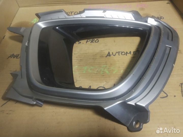 Рамка фары птф левая Kia Sorento 3 14-17