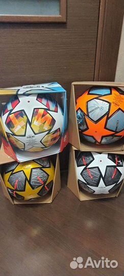 Футбольный мяч adidas. Select