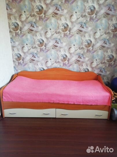 Продам детскую кроватку от 3 лет