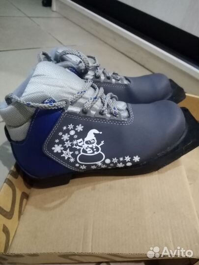 Детские лыжные ботинки