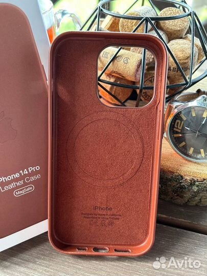 Чехол iPhone 14 Pro Кожа Коричневый