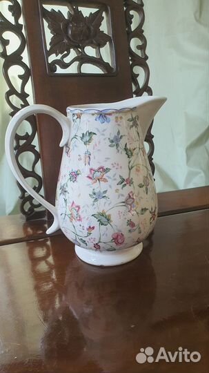 Чайные чашки с блюдцами