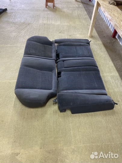 Заднее сиденье toyota carina E